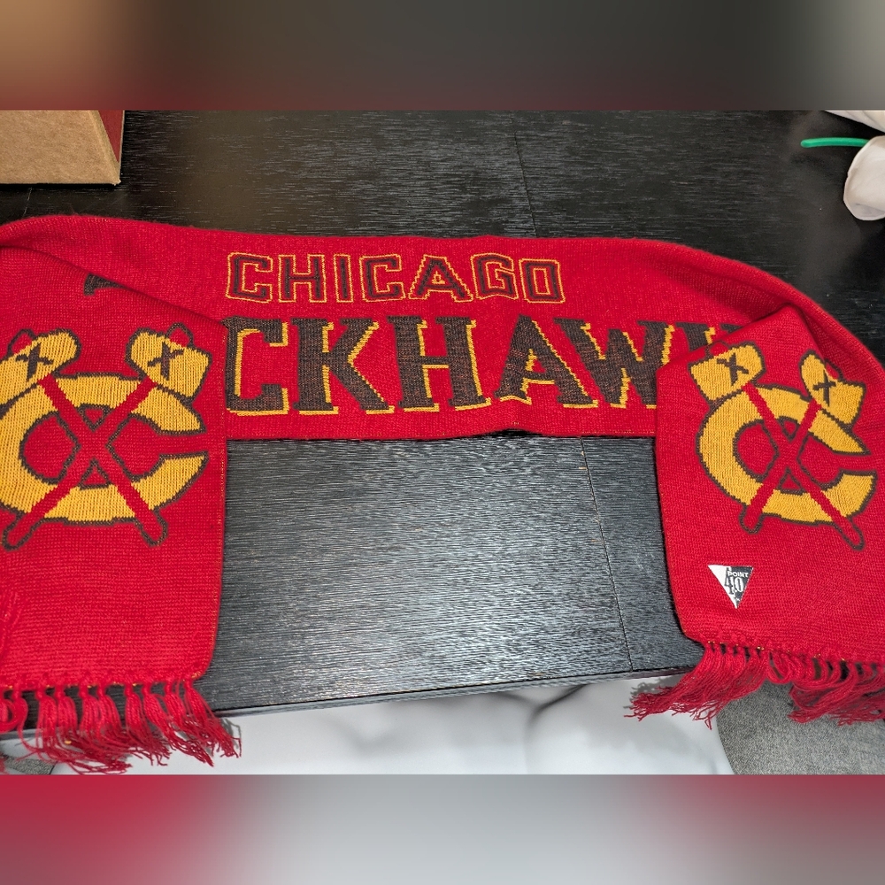 Chicago Blackhawks Red Winter Scarf. EUC OS